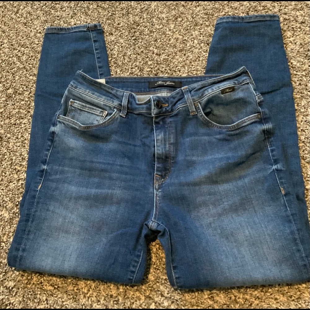 Women’s MAVI jean